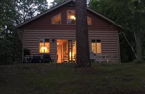 Backus Cabin | Sanborn Lake Cabin Rental (480 Sq Ft + Loft)