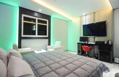 Sancheong Hotel | Sancheong Hyu and Joy