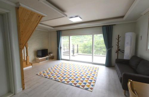 Sancheong House | Sancheong Jarak Ae Pension