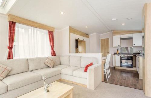 Fort Augustus Resort | Sanctuary 2 Hot tub Lodge