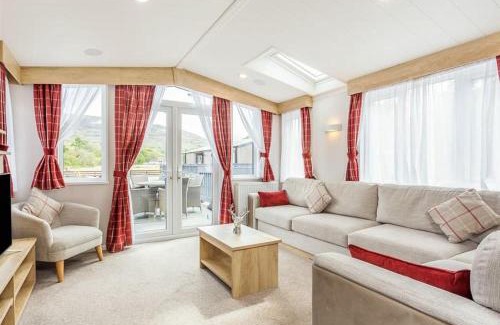 Fort Augustus Resort | Sanctuary 2 Hot tub Lodge