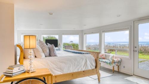 Arch Cape House | Sanctuary by the Sea by AvantStay Waterfront Views