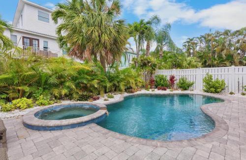 Holmes Beach House | Sand Dollar (AMIA)