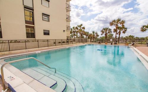 Crescent Beach Apartment | Sand Dollar II 207