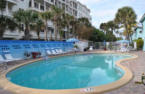 Palm Beach Shores Apartment | Sand Dune Shores