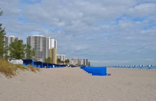 Palm Beach Shores Apartment | Sand Dune Shores