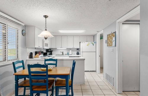 Sunnyside Condo | Sand, Sea & Air at Pinnacle Port A-301