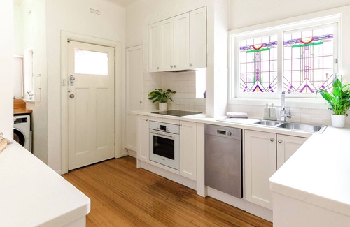 Middle Park Apartment | Sand & the City - close to the beach