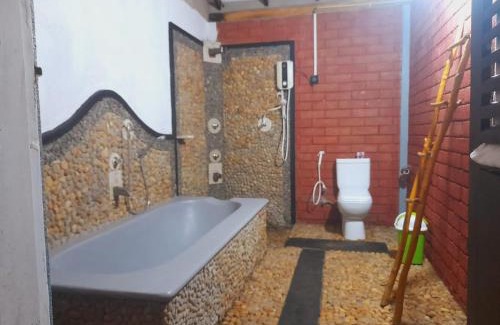 Udawalawa Bed & Breakfast | Sandalwood Family Cottages