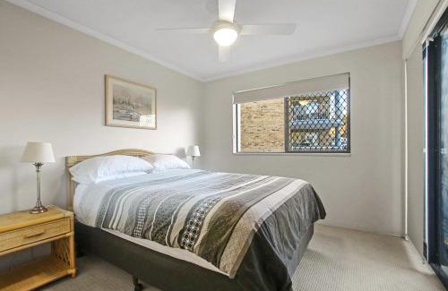 Shelly Beach Apartment | Sandalwood Unit 1 66 Lower Gay Tce