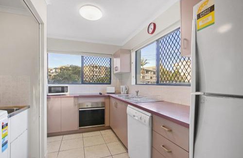 Shelly Beach Apartment | Sandalwood Unit 1 66 Lower Gay Tce