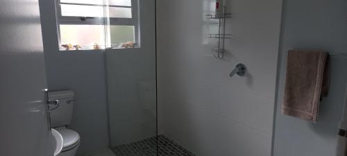 Sandbaai Apartment | Sandbaai Hermanus Self Catering Garden Flat for 2