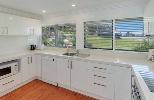 North Avoca House | "Sandcastles" - A gorgeous Hamptons style beach house at North Avoca