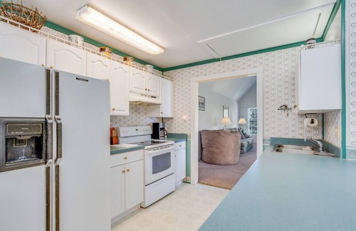 Deep Hole House | Sanderling on Chincoteague - Dog Friendly!