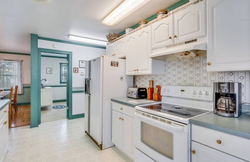 Deep Hole House | Sanderling on Chincoteague - Dog Friendly!