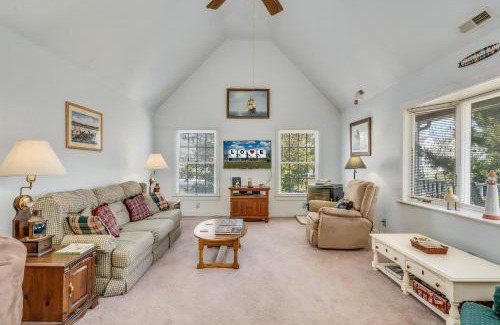 Deep Hole House | Sanderling