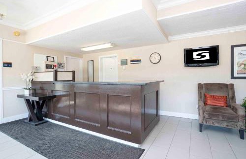 Blue River Hotel | Sandman Inn Blue River