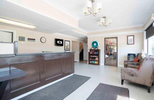 Blue River Hotel | Sandman Inn Blue River