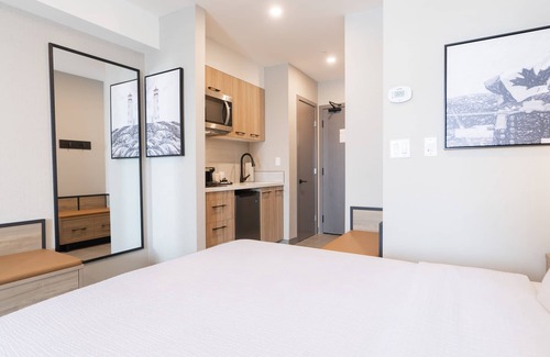 Dartmouth Hotel | Sandman Signature Dartmouth Hotel & Suites