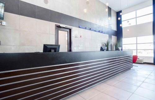 Prince George Hotel | Sandman Signature Prince George Hotel