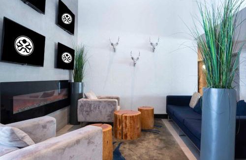 Prince George Hotel | Sandman Signature Prince George Hotel