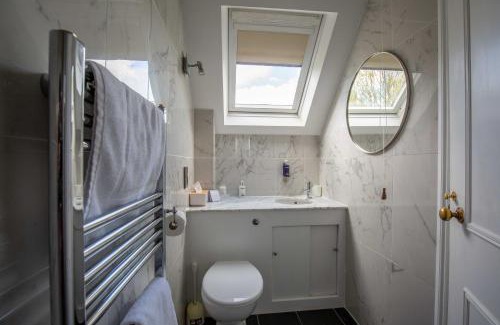 Chipping Norton House | Sandown Cottage