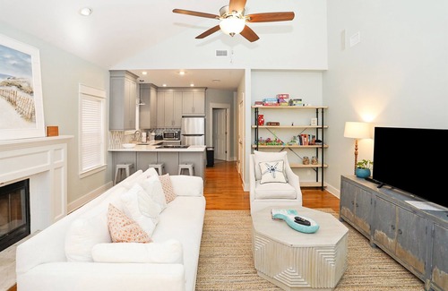 Seagrove Beach House | Sandpiper Cottage- Dog Friendly- 4 Bikes
