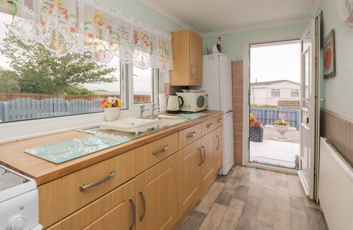 Southerness Cottage | SANDPIPER, pet friendly, country holiday cottage in Southerness