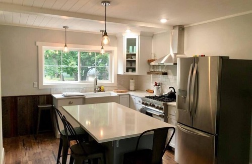 Sandpoint Apartment | *Sandpoint Cottage* Cozy, Charming, & Conveniently located