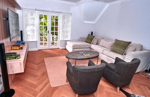 Greater Johannesburg Metropolitan Area House | Sandton Country Manor