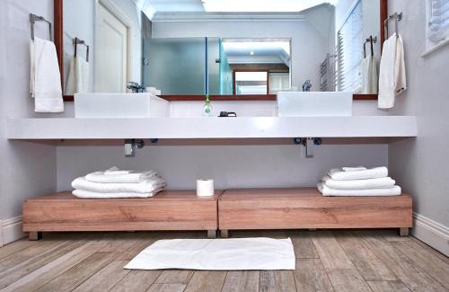 Greater Johannesburg Metropolitan Area House | Sandton Country Manor