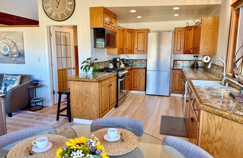 Opal Cliffs House | Sandy BEACHFRONT Surfside - at Corcoran Beach, Newly Remodeled w/HOT TUB!