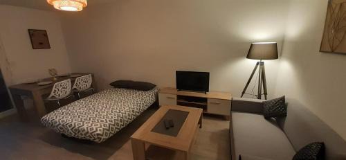 Blagnac Apartment | Sandy's 2 beds apartment Calme Parking Tramway