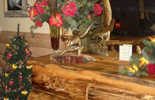 Marmot Bed & Breakfast | Sandy Salmon Bed & Breakfast Lodge