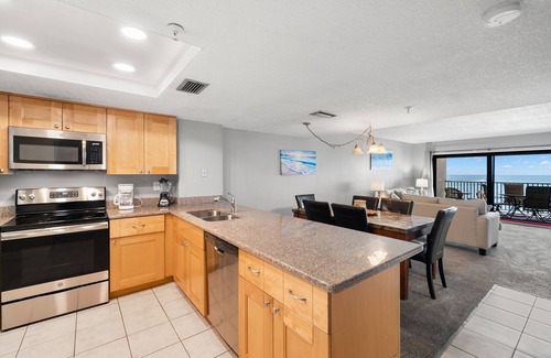 Madeira Beach Condo | Sandy Shores 503 2 BR Gulf Front
