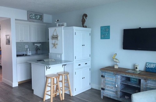 Indialantic By The Sea Resort | Sandy Stay: Spacious Suite with Kitchen & Ocean Front | Stunning Sunset