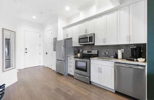 Historic Ybor Apartment | Sangria Suite - Ybor City