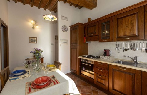 Siena Apartment | Sant'Eugenia apartment with parking