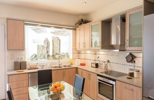 Marathon Apartment | Santa Barbara 2fl Home w. Garden and Intex Pool