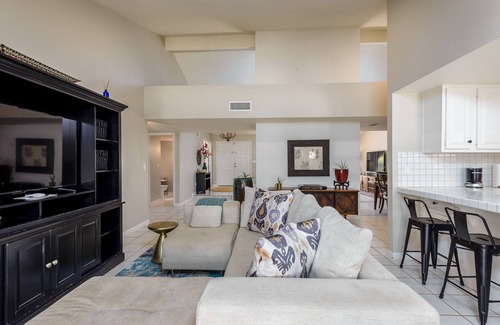 Buenavante House | Santa Barbara-Style Home in the Center of Scottsdale w/private heated pool.