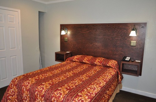 Downtown Riverside Hotel | Santa Cruz Inn Riverside