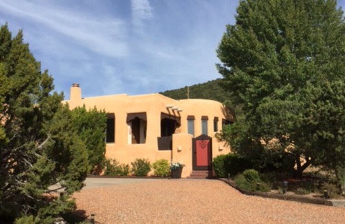 North Hills House | Santa Fe Perfection: Stunning Views. Beautiful Home. Quiet, Serene, Setting.