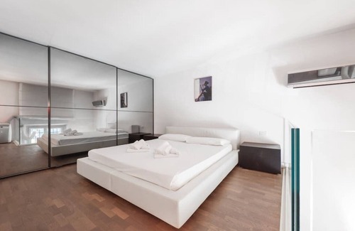 Santa Maria Novella Apartment | SANTA MARIA NOVELLA STYLISH Loft GREAT LOCATION-Hosted by Sweetstay