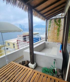 Yeongdo Apartment | Santiago