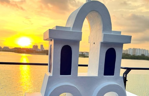 Puchong House | Santorini in Msia 3000sqft TownVilla, rooftop BBQ, sunset lakeview, 5BR, 13pax