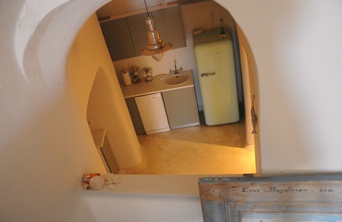 Pyrgos House | Santorini Mayia Cave House and Pool