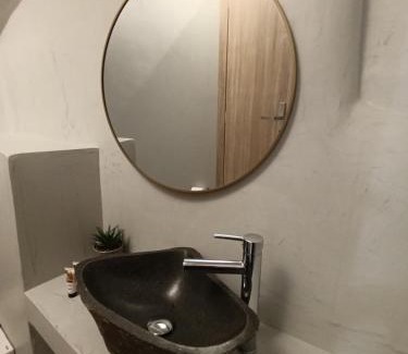 Perissa Apartment | Santorini White Lotus