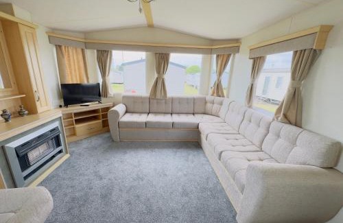 Clacton-on-Sea Resort | Santos Caravan Beautiful Holiday Home