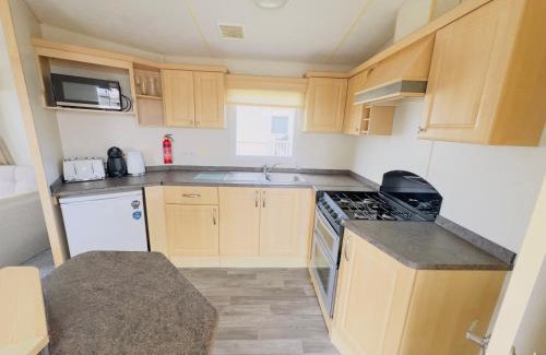 Clacton-on-Sea Resort | Santos Caravan Beautiful Holiday Home