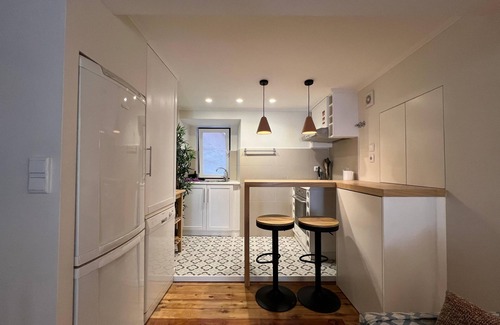 Santos Apartment | SANTOS · Designer Retreat: 1 bedroom apt